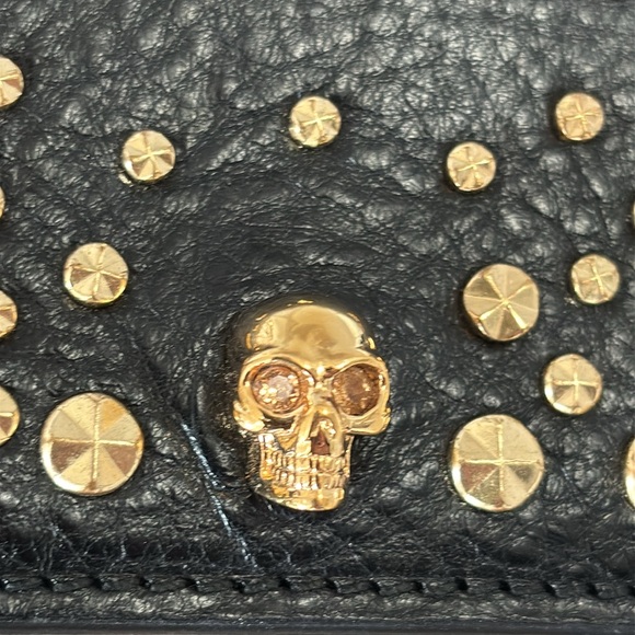 Alexander McQueen card holder with skull and studs - Picture 2 of 5
